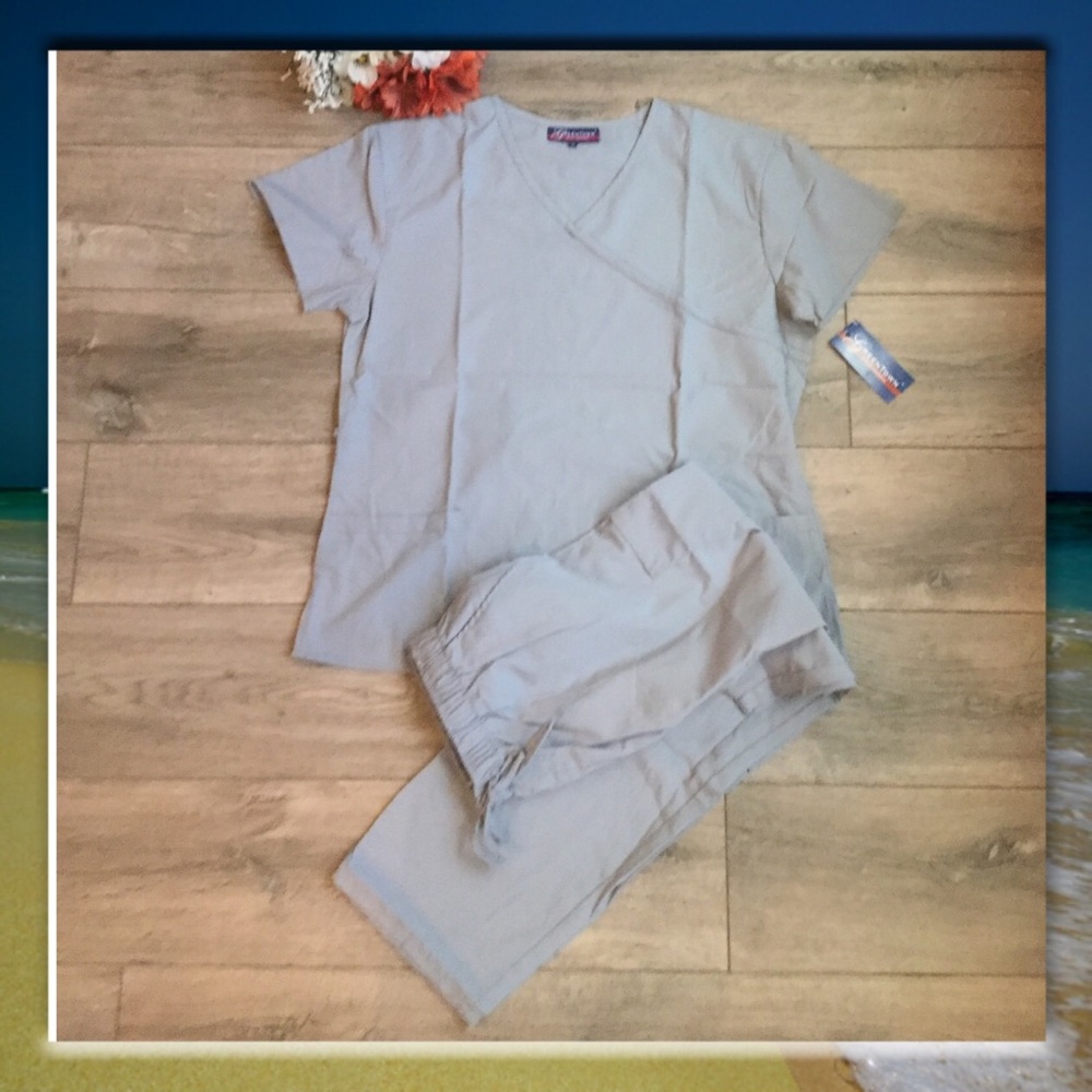 Greentown Scrubs, Gray, XL
